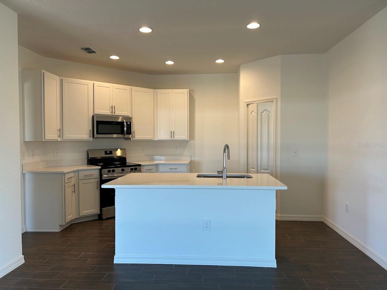 3652 BLUECROP DRIVE