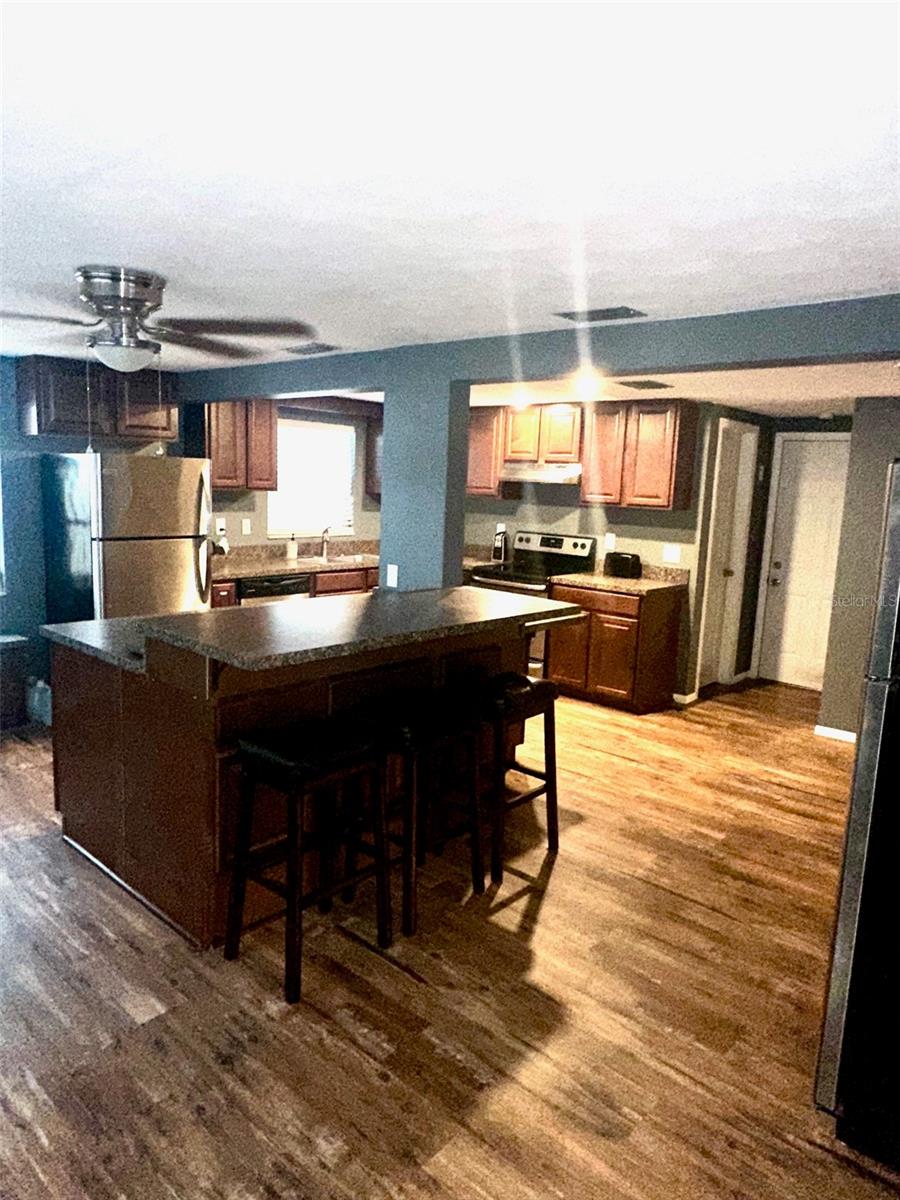 COLONIAL HILLS - Residential