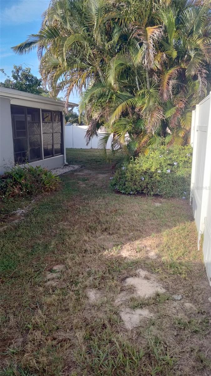 COLONIAL HILLS - Residential