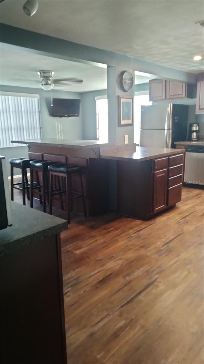 COLONIAL HILLS - Residential