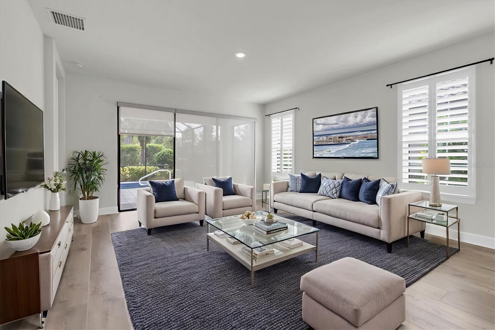 ESPLANADE - Residential