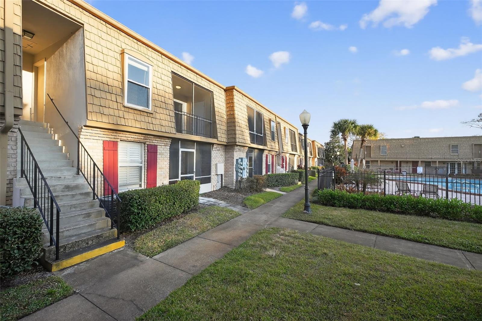 FOUR SEASONS CONDO - Residential