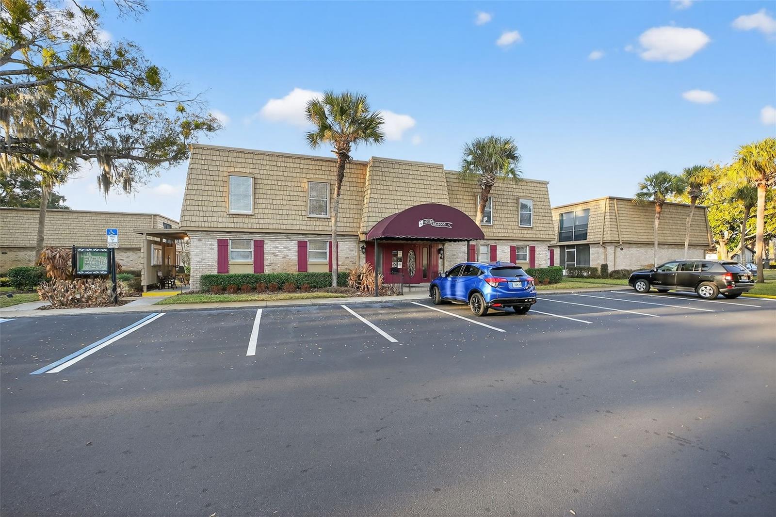 FOUR SEASONS CONDO - Residential