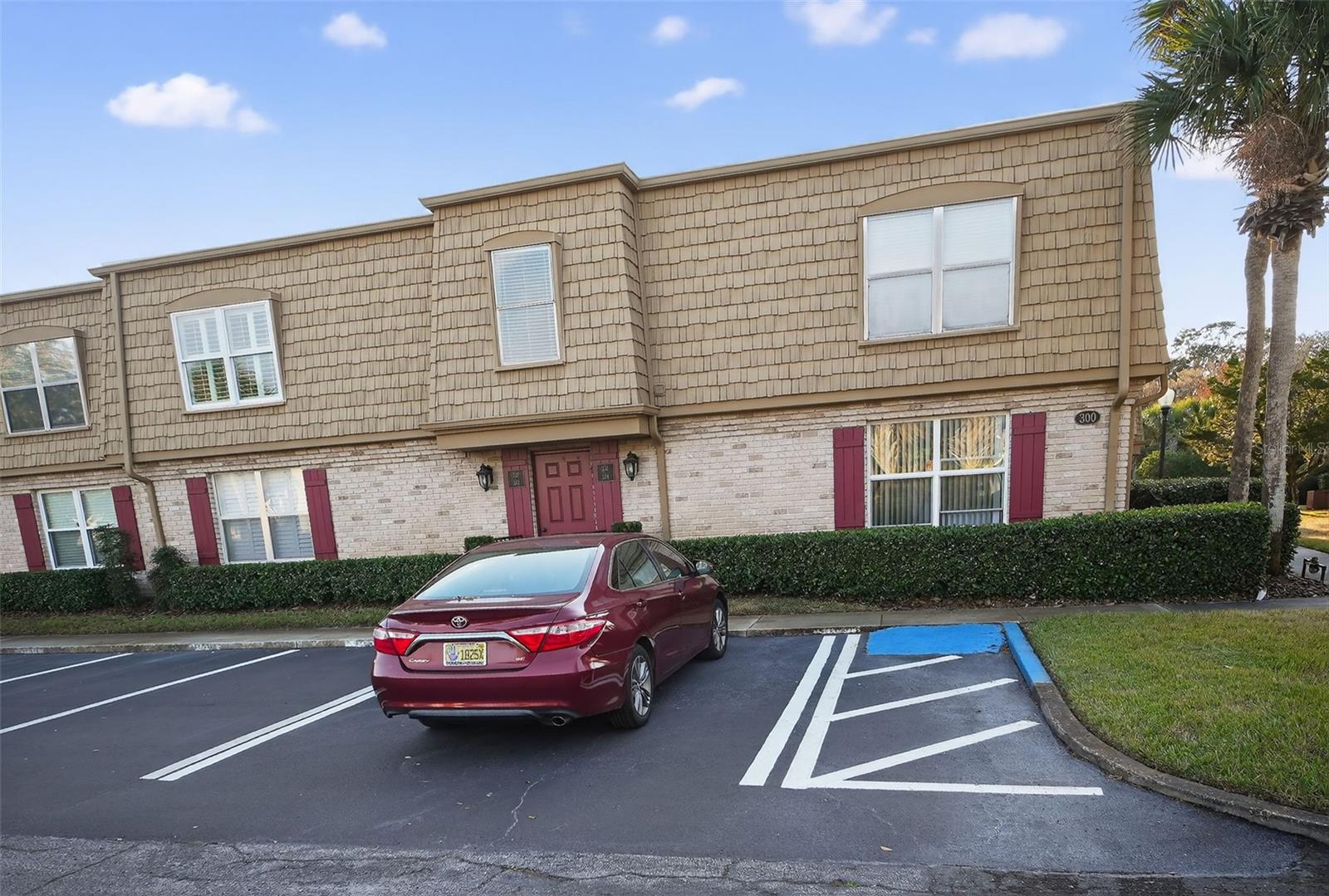 FOUR SEASONS CONDO - Residential