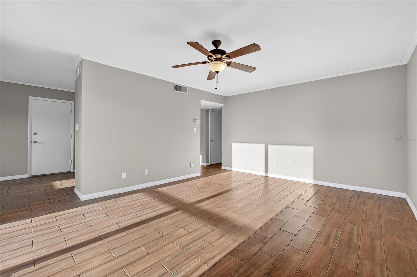 FOUR SEASONS CONDO - Residential