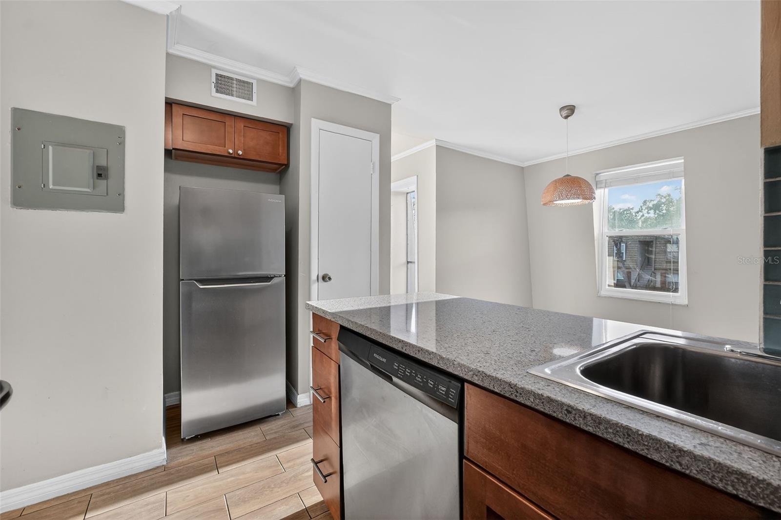 FOUR SEASONS CONDO - Residential