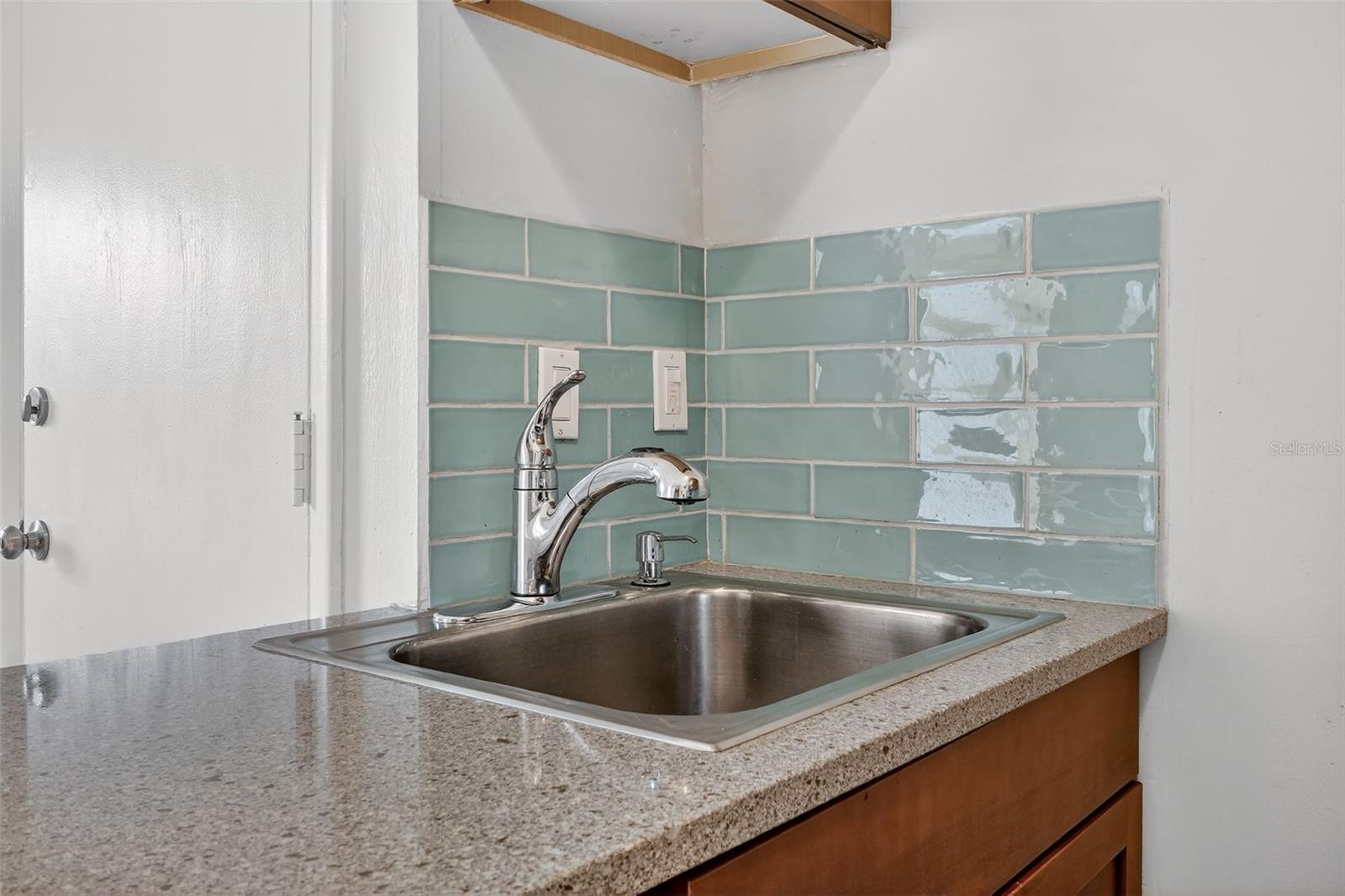 FOUR SEASONS CONDO - Residential