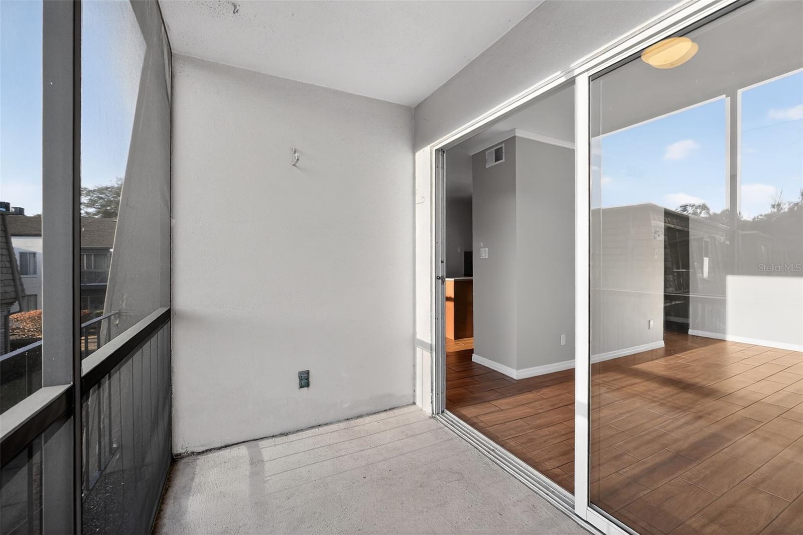 FOUR SEASONS CONDO - Residential