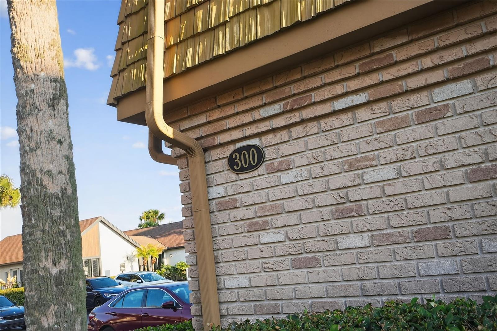 FOUR SEASONS CONDO - Residential