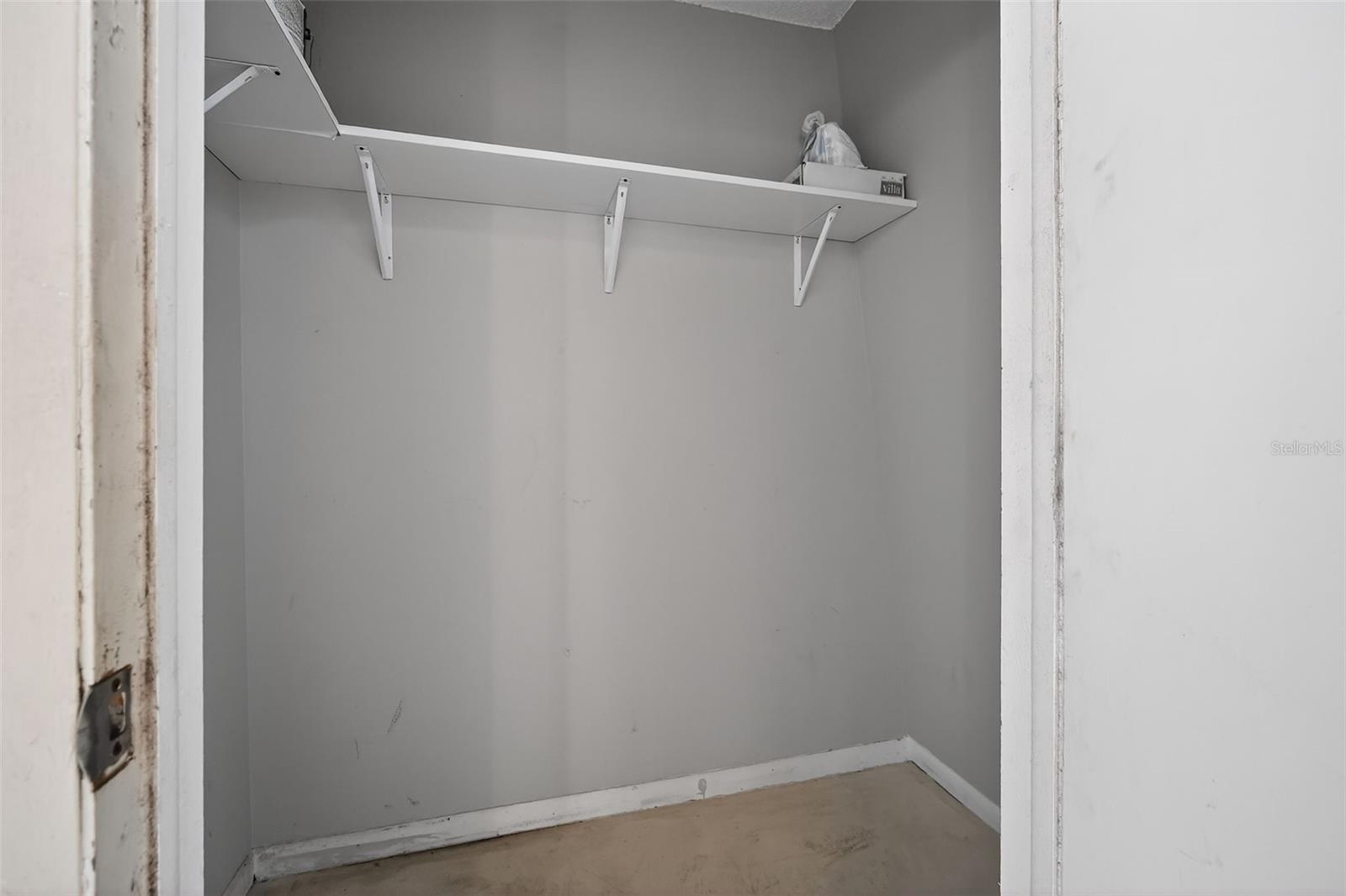 FOUR SEASONS CONDO - Residential