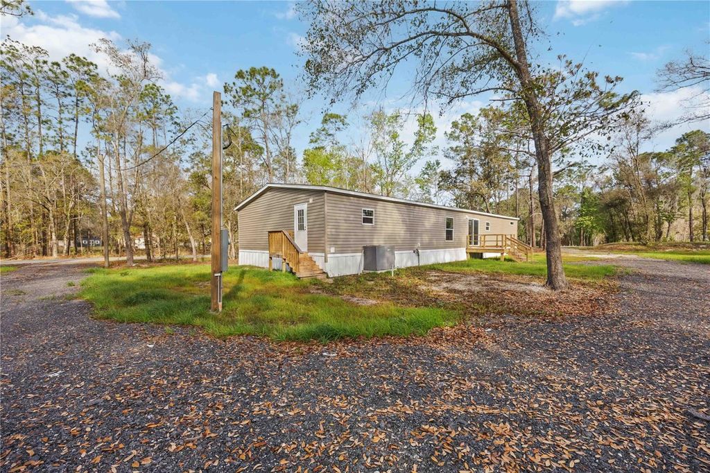 Photo of 1525 Slash Pine Road, Lakeland, FL 33809 (MLS # L4954573)
