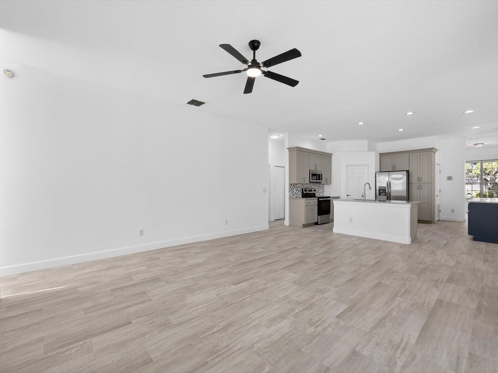 FOREST/RIDGEWOOD - Residential