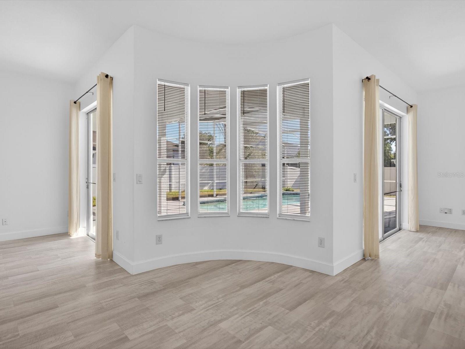 FOREST/RIDGEWOOD - Residential