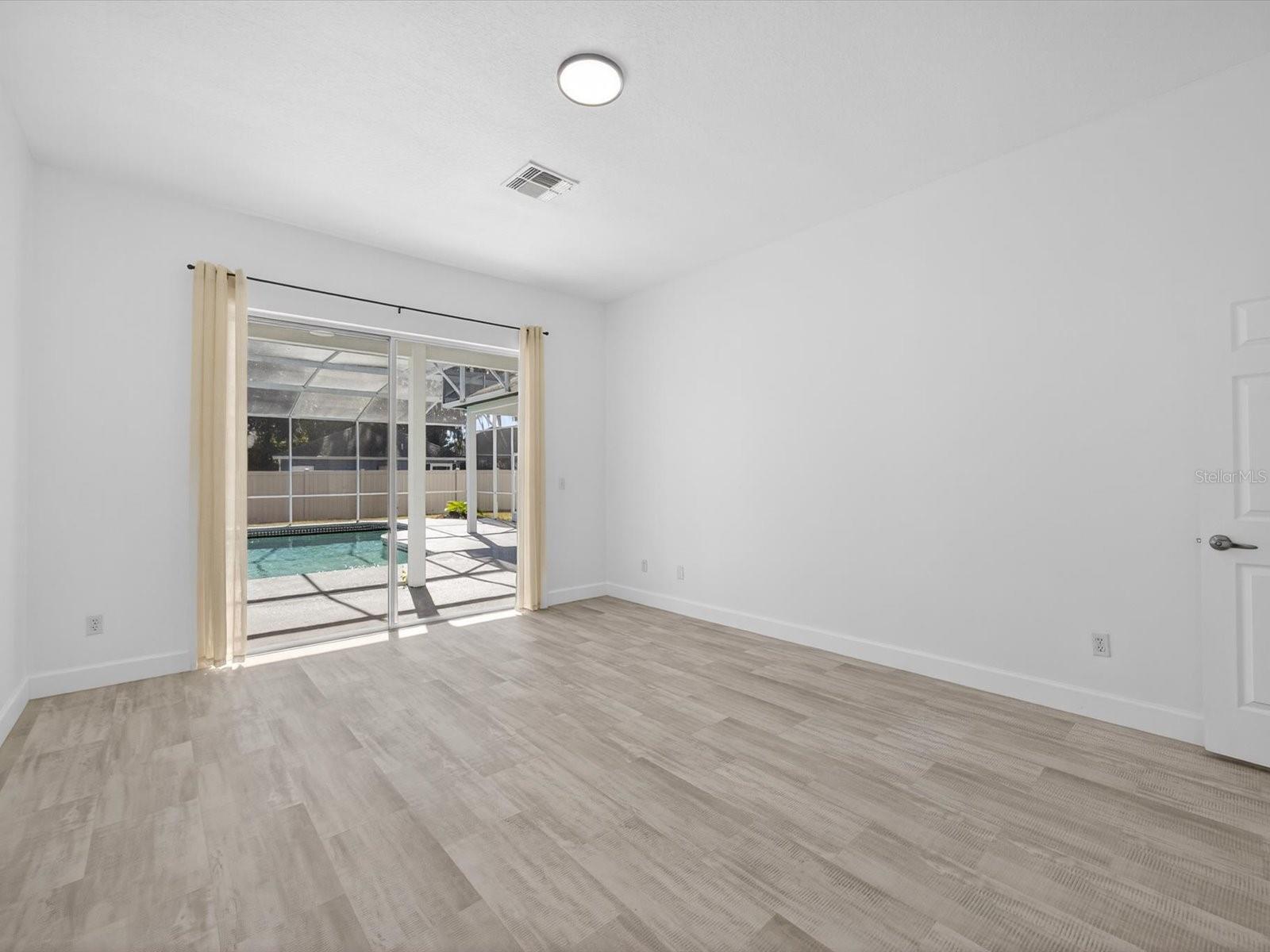 FOREST/RIDGEWOOD - Residential