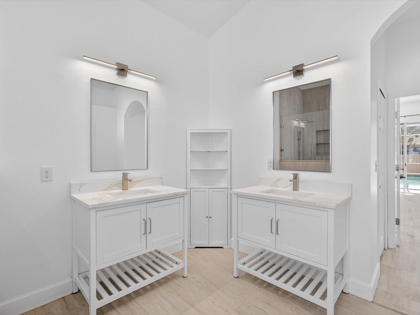 FOREST/RIDGEWOOD - Residential