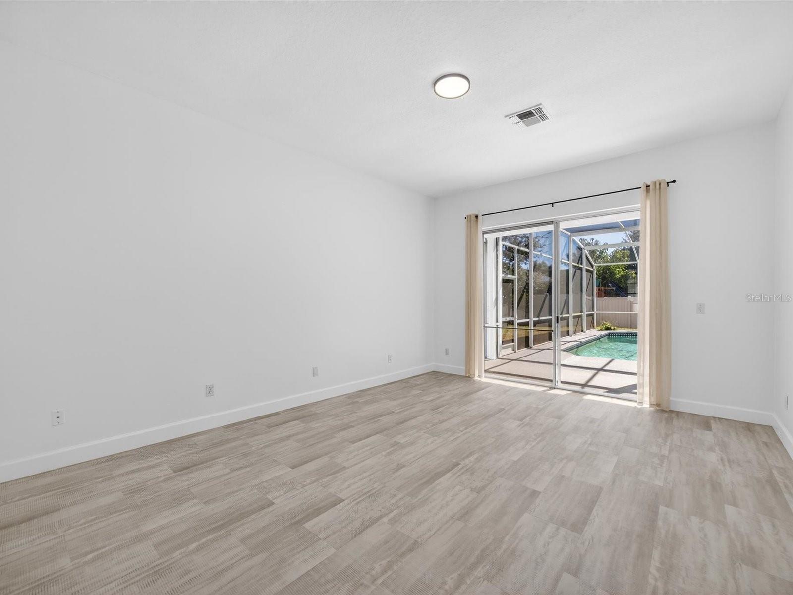 FOREST/RIDGEWOOD - Residential