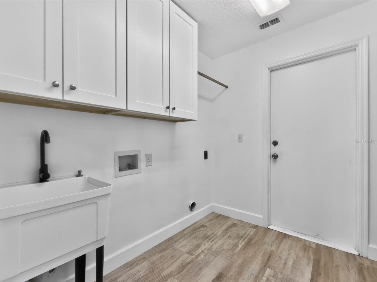 FOREST/RIDGEWOOD - Residential