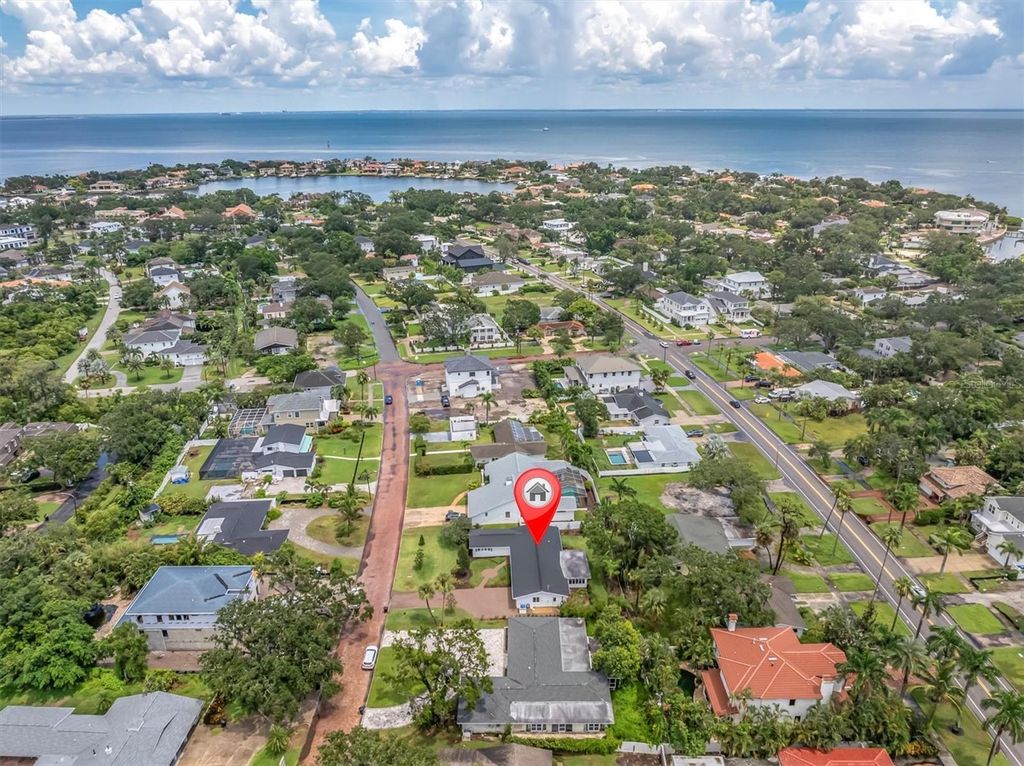 Photo of 319 Rafael Boulevard NE, St Petersburg, FL 33704 (MLS # TB8429194)