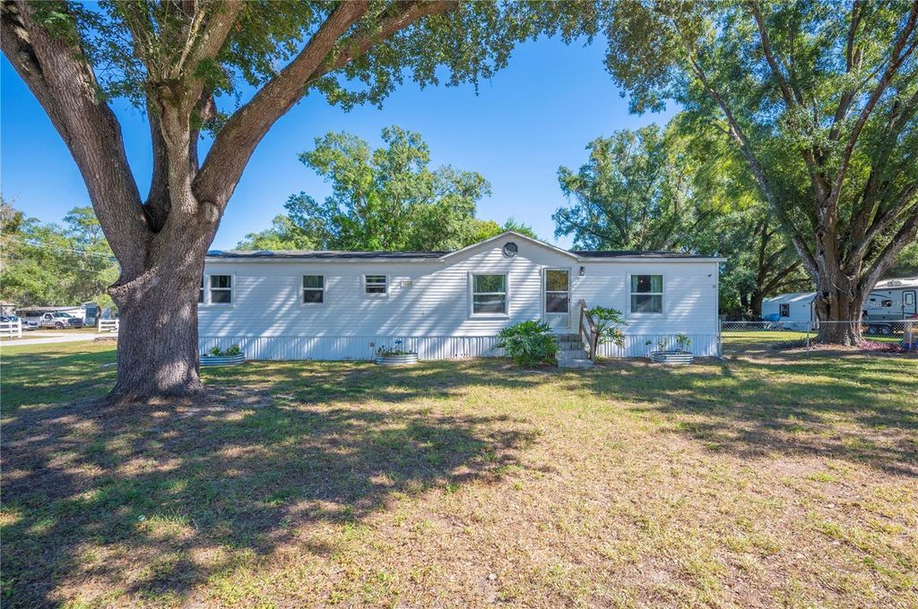 Photo of 232 W Temple Circle, Winter Haven, FL 33880 (MLS # L4957991)