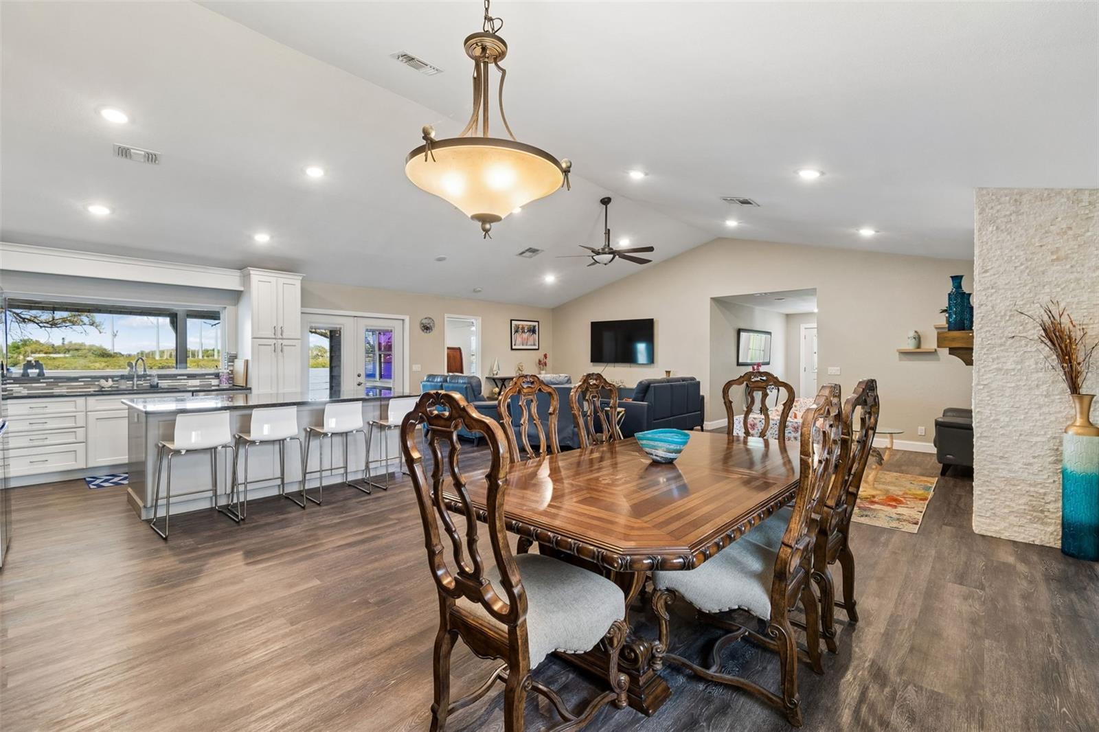 ARMSTRONGS RIVERSIDE ESTATES - Residential