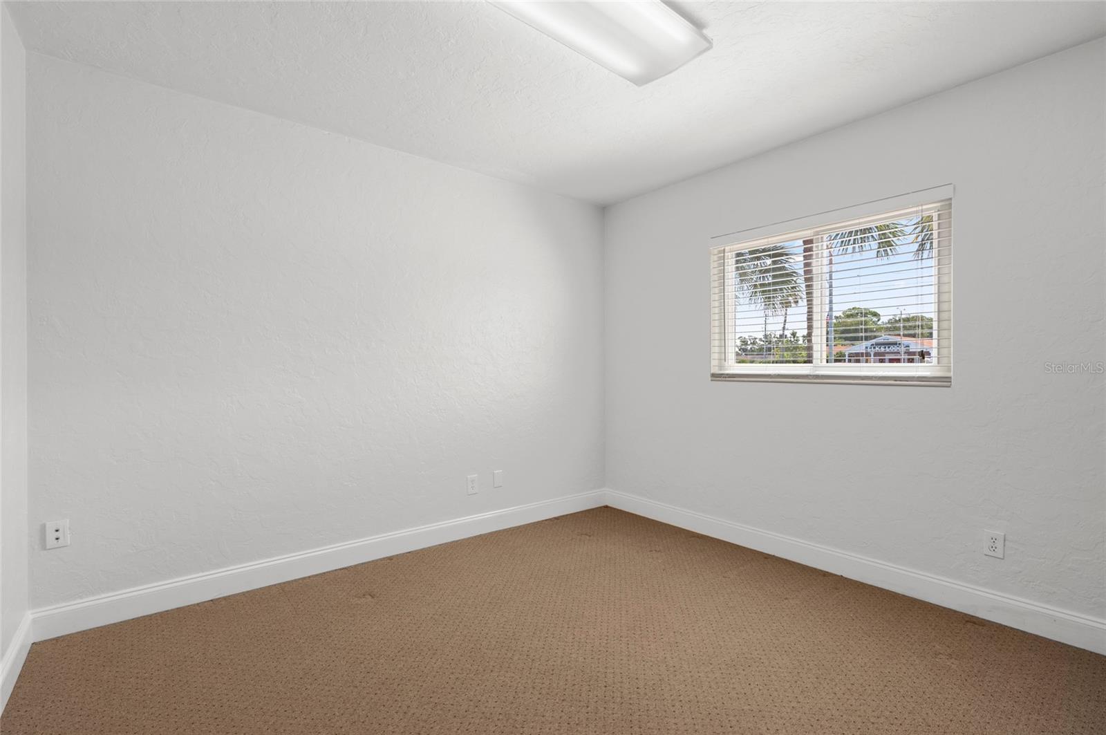 PINE GLADE - Commercial Sale