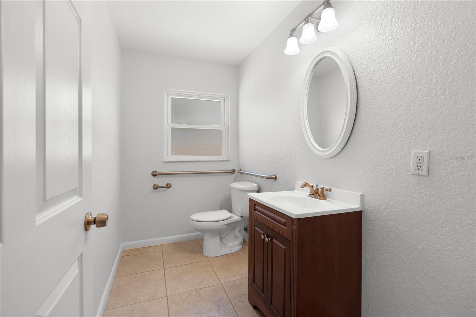 PINE GLADE - Commercial Sale