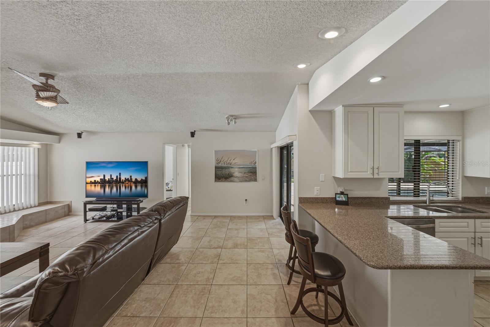 BLOOMINGDALE OAKS - Residential