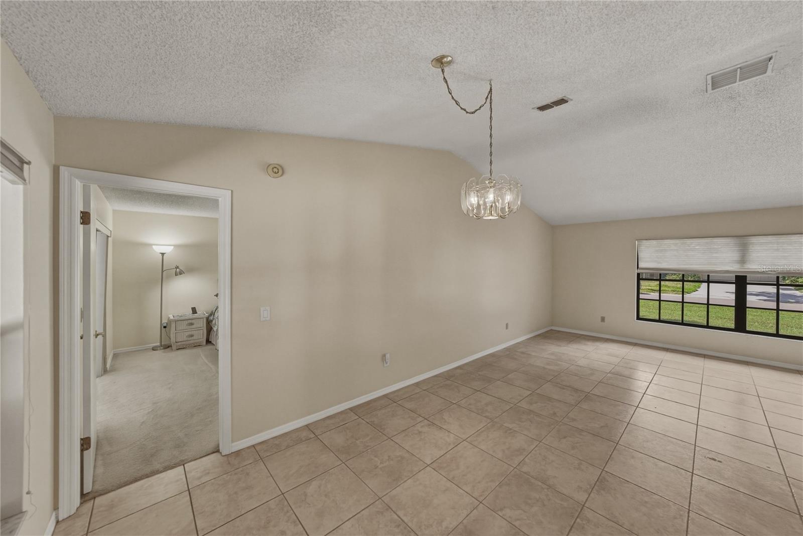BLOOMINGDALE OAKS - Residential