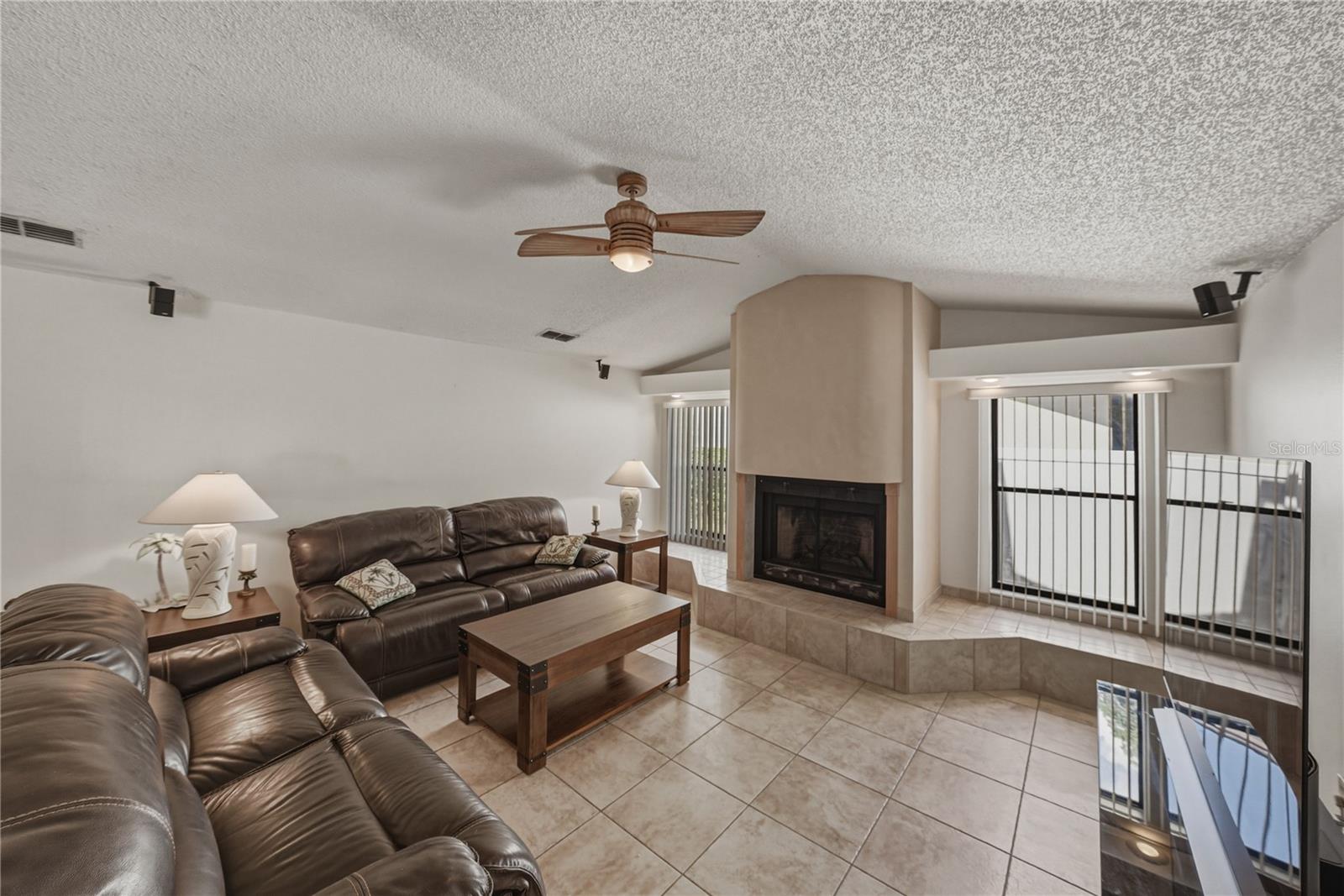 BLOOMINGDALE OAKS - Residential