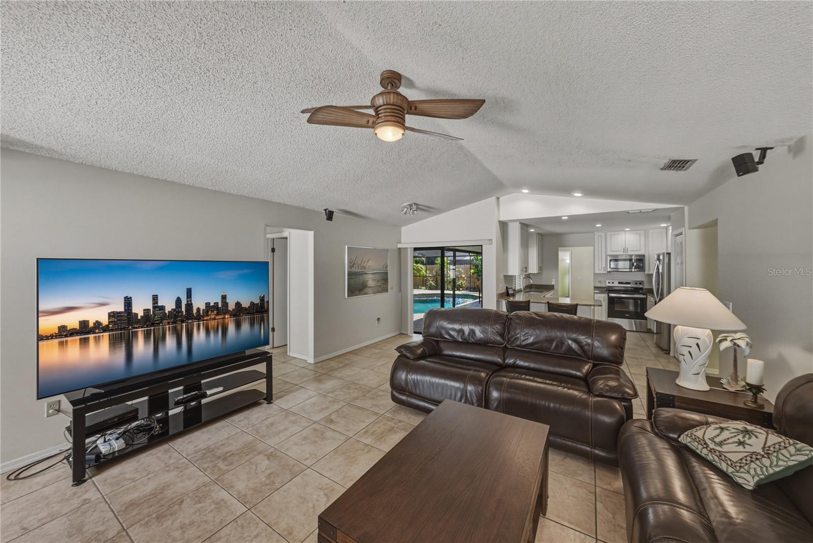 1737 SHADY LEAF DRIVE