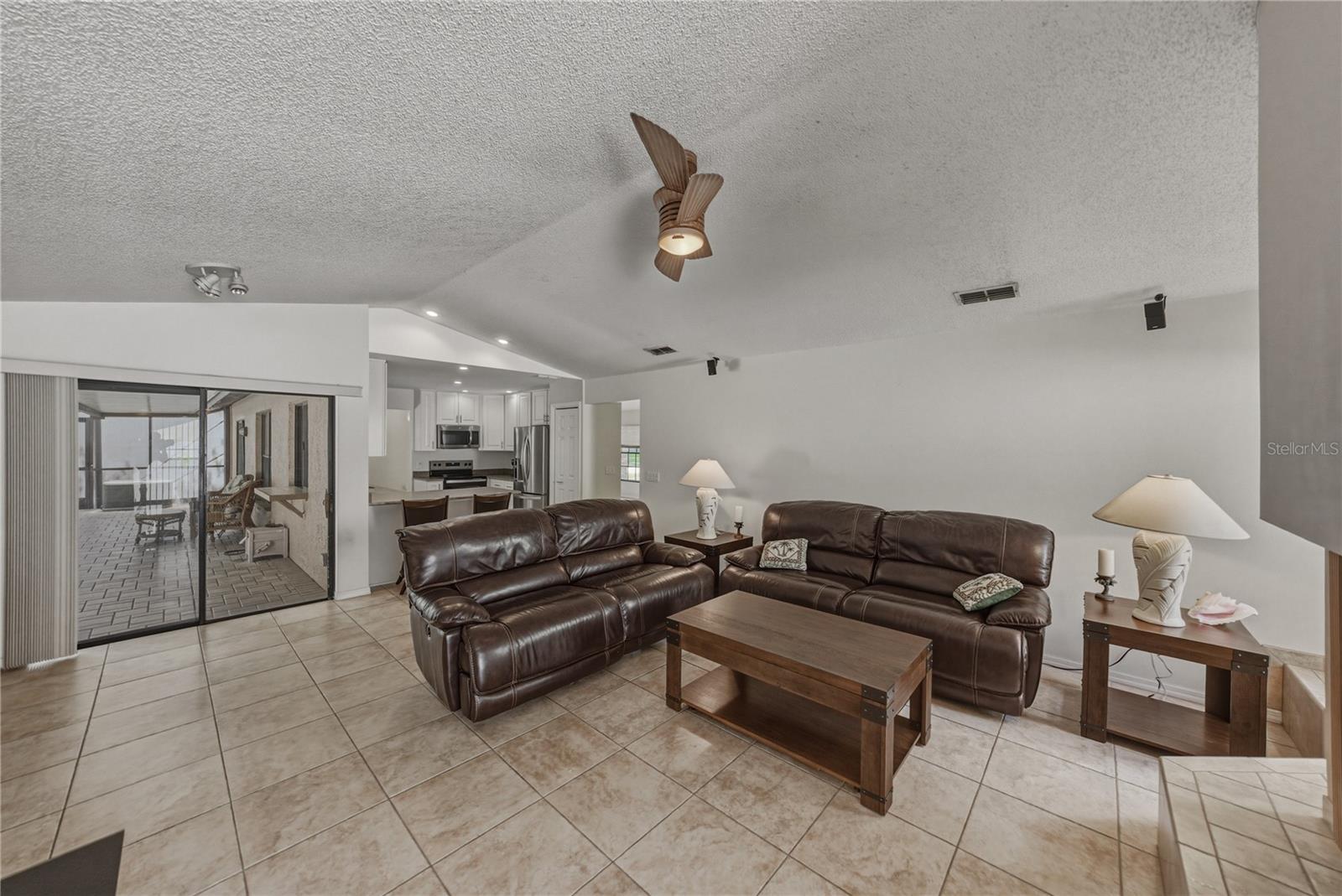 BLOOMINGDALE OAKS - Residential