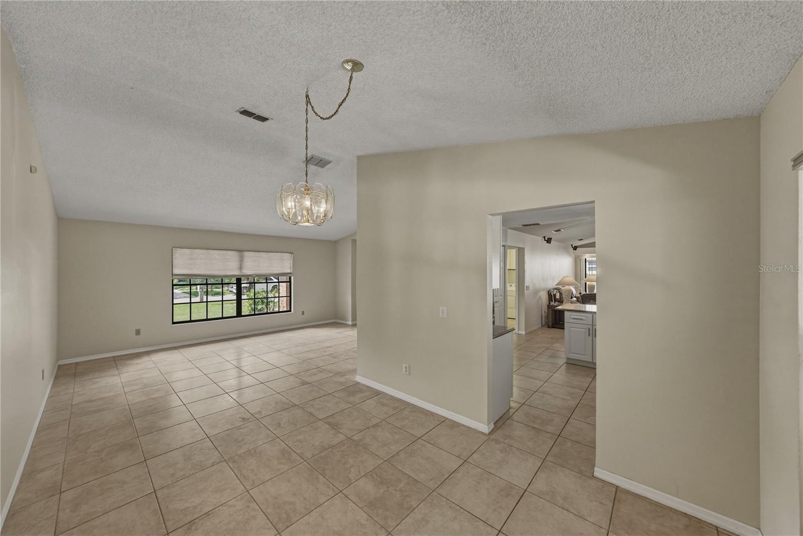 BLOOMINGDALE OAKS - Residential