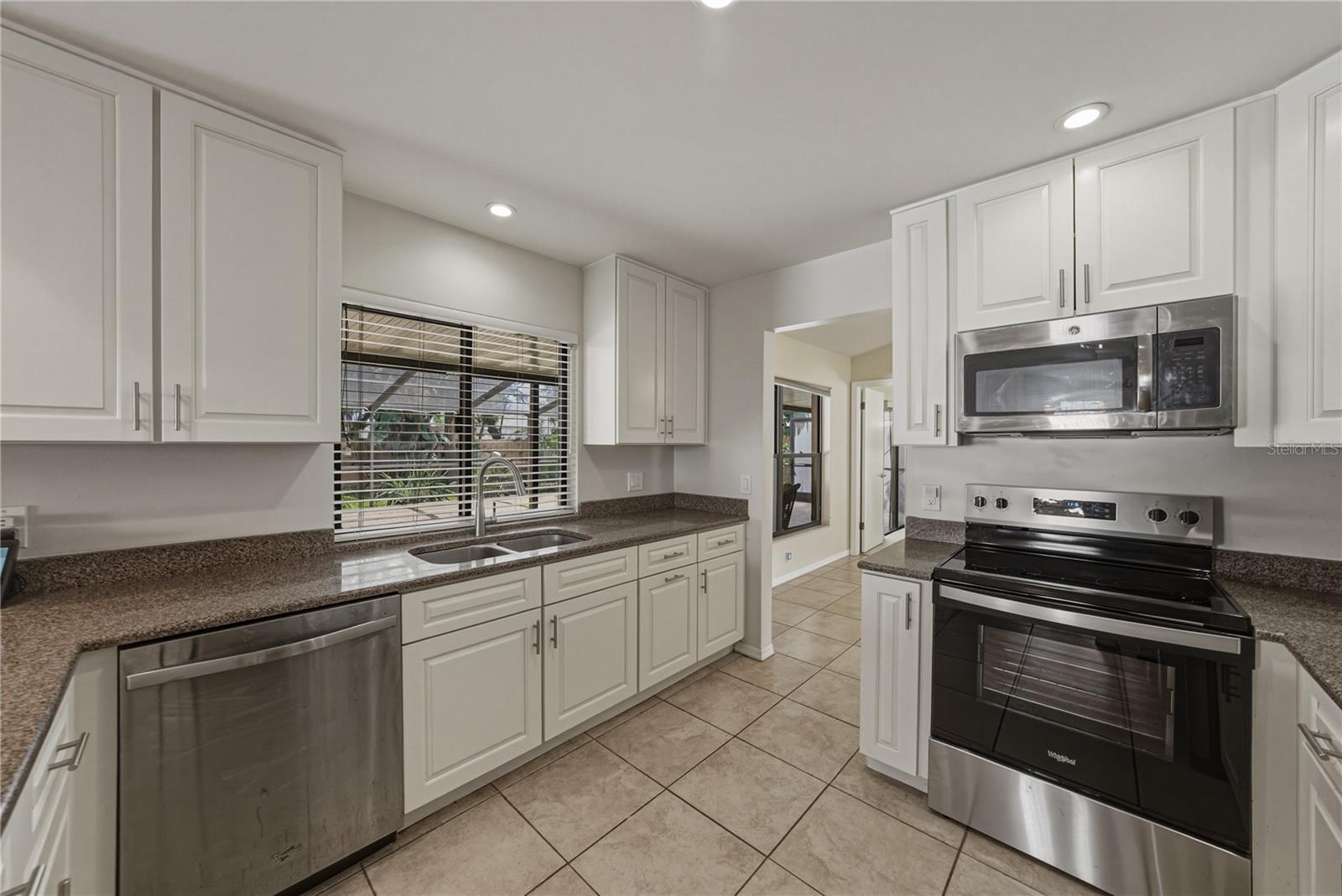 BLOOMINGDALE OAKS - Residential