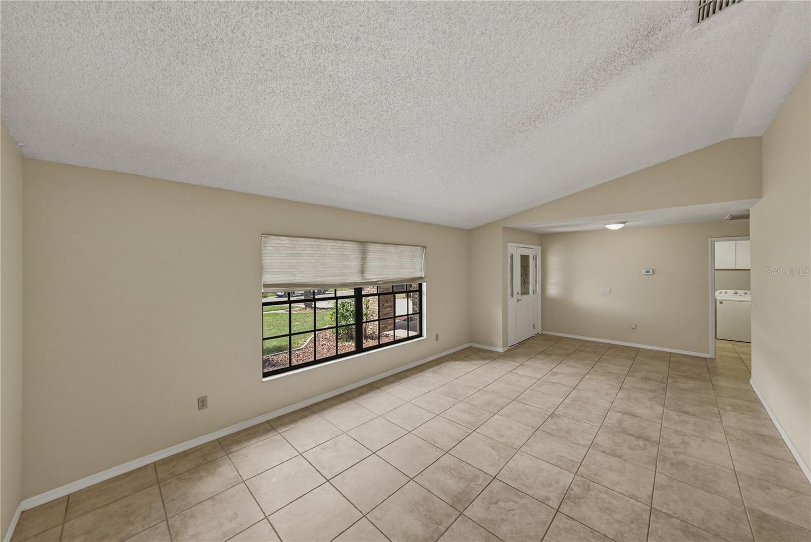 BLOOMINGDALE OAKS - Residential