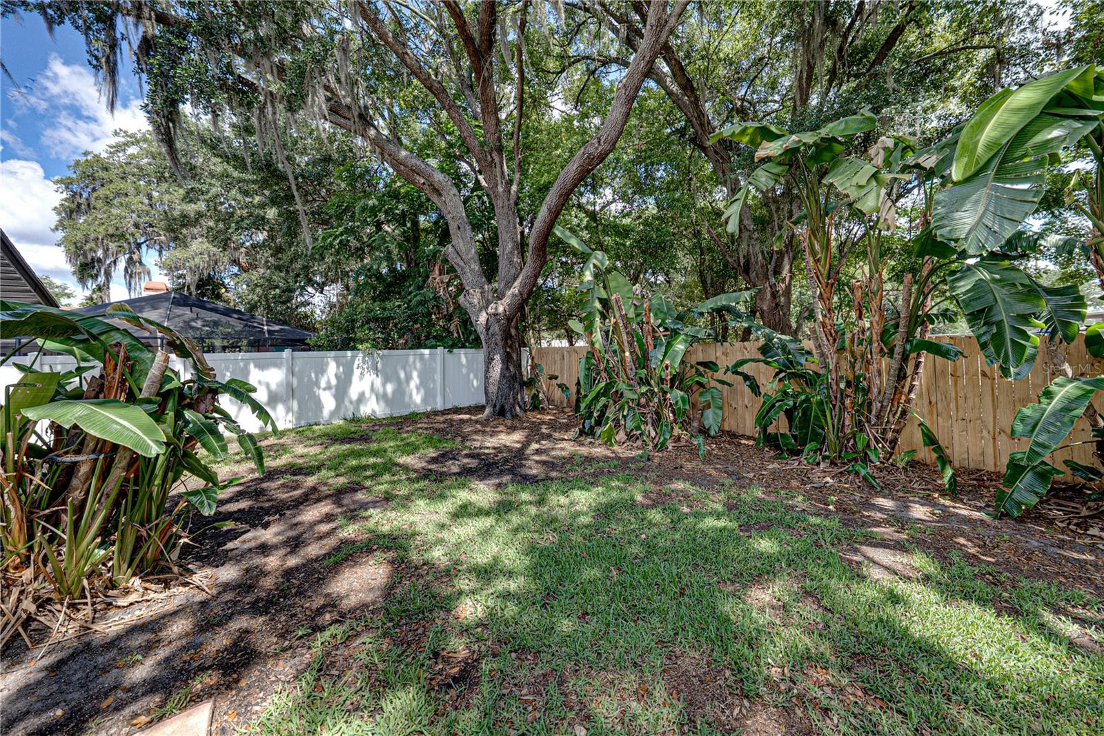 BLOOMINGDALE OAKS - Residential
