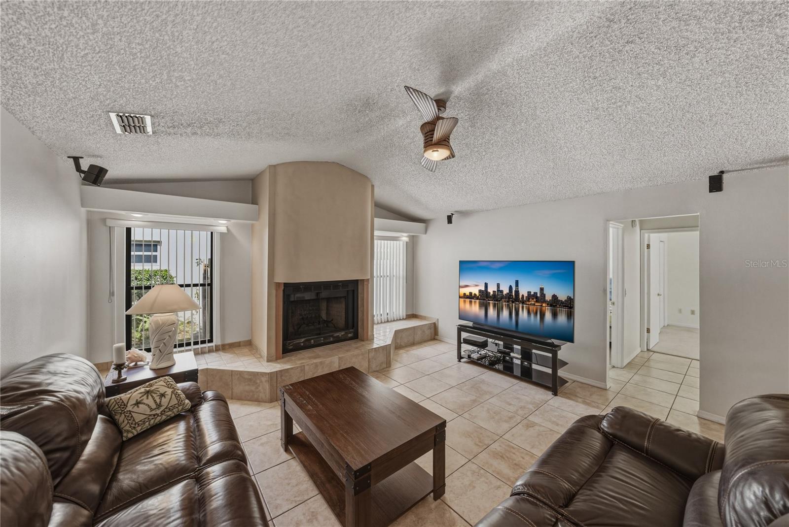 1737 SHADY LEAF DRIVE