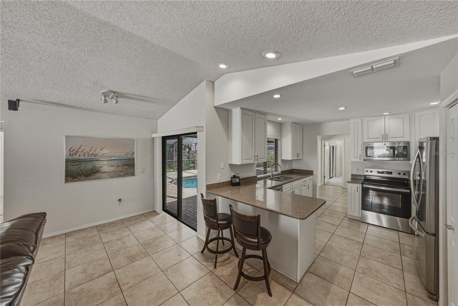 BLOOMINGDALE OAKS - Residential