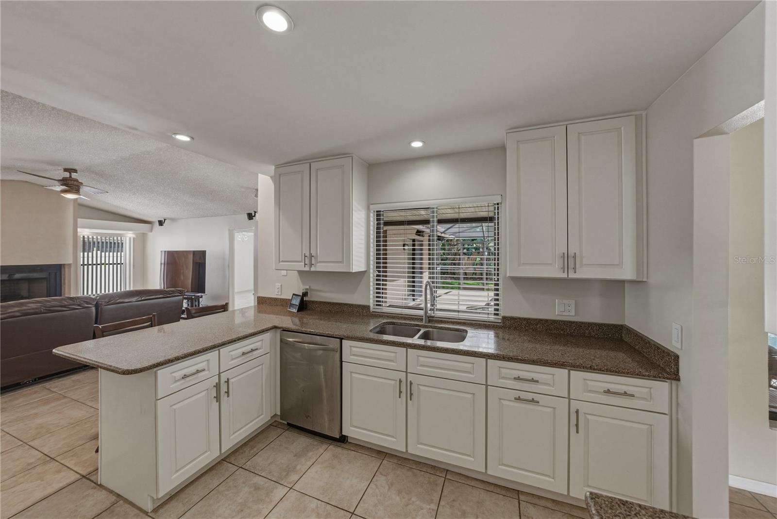 BLOOMINGDALE OAKS - Residential