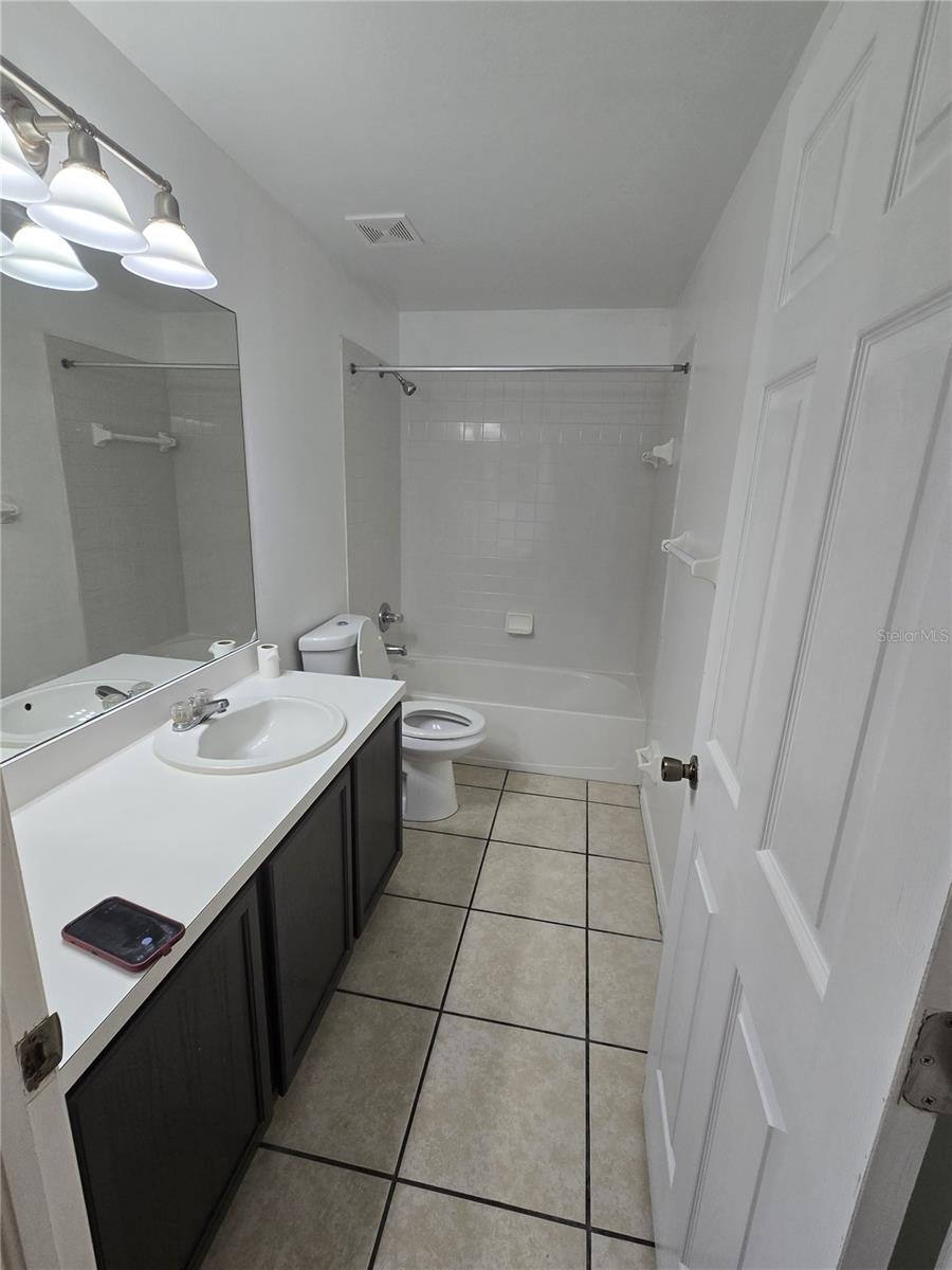 THE TWNHMS AT KENSINGTON PH - Residential Lease