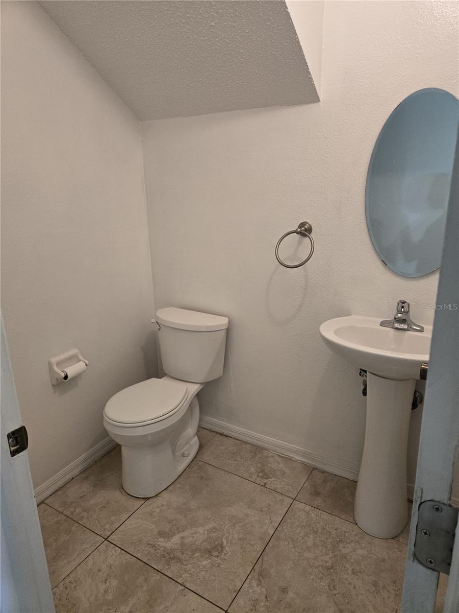 THE TWNHMS AT KENSINGTON PH - Residential Lease