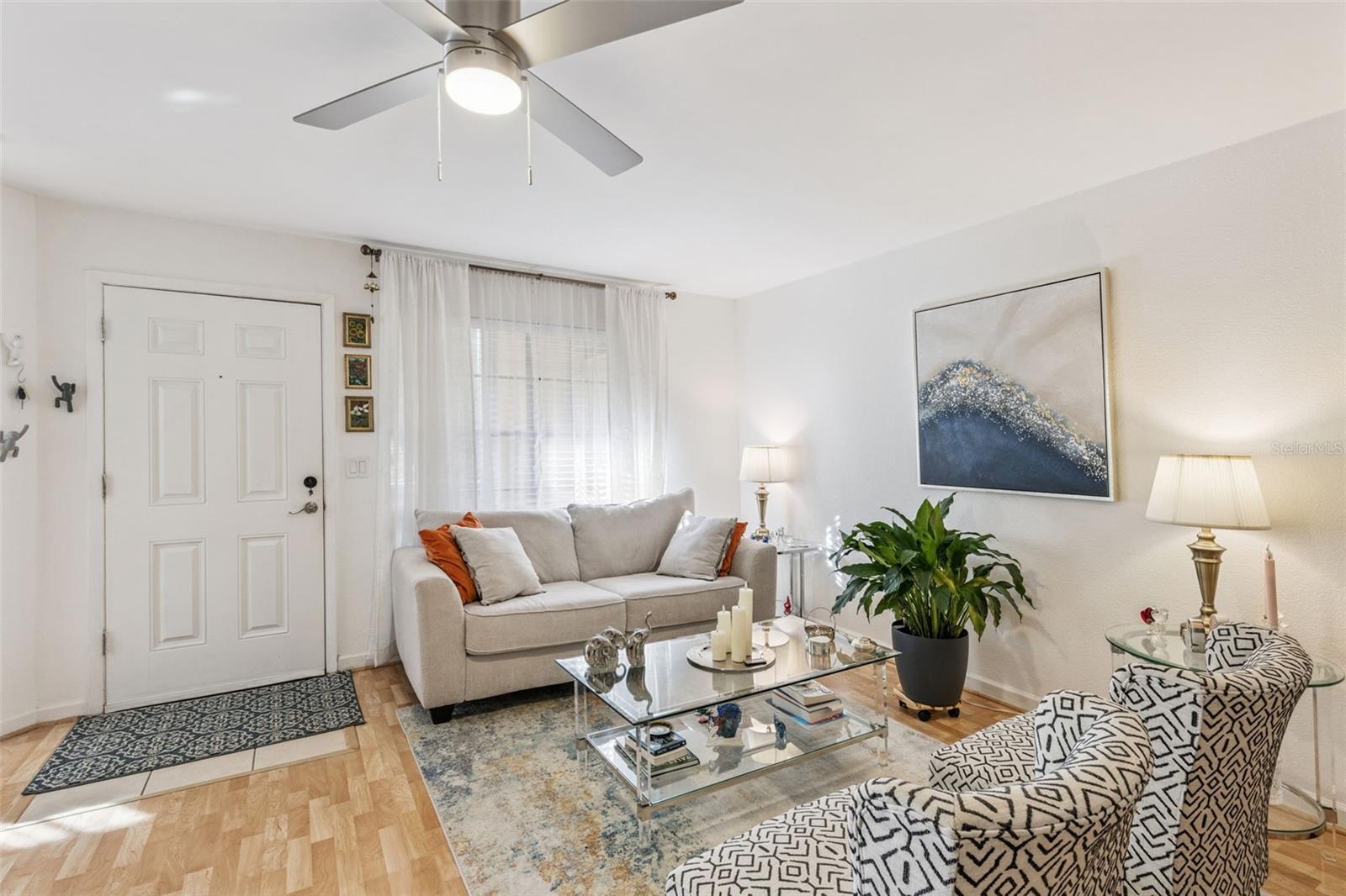 415 LAKEPOINTE DRIVE 103