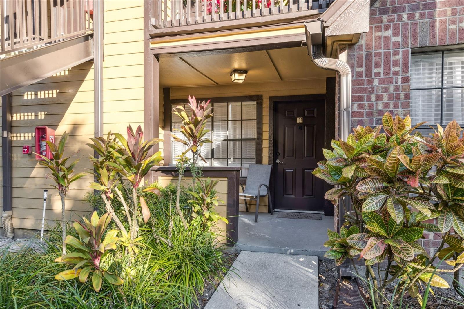 415 LAKEPOINTE DRIVE 103