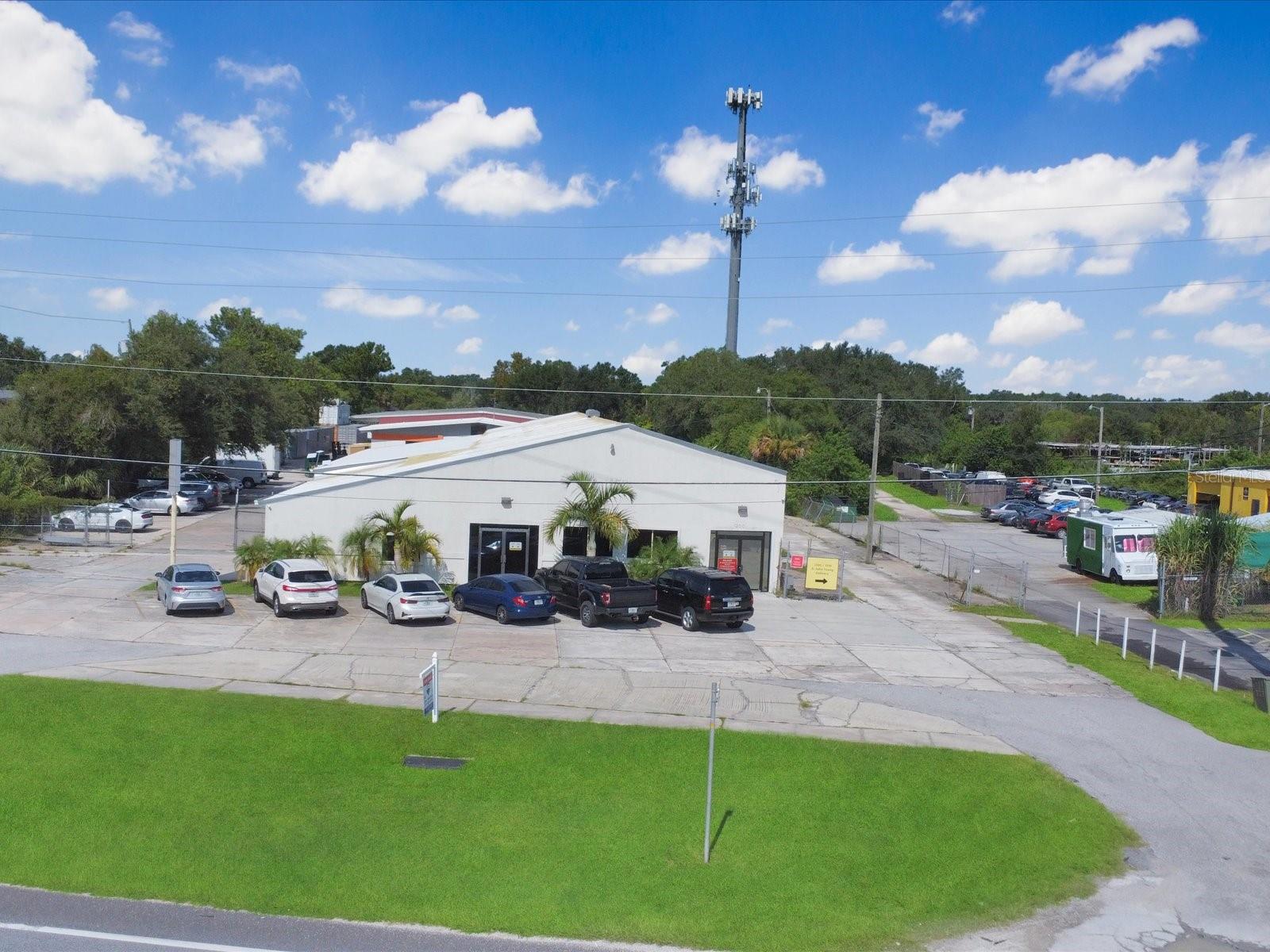 Currently Distribution Facility
Former Truck Tire and Truck Repair
Retail plus Warehouse
Highway Commercial Zoning for your business