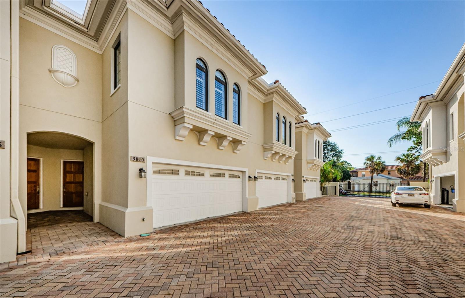 3810 VILLAS DEL SOL COURT
