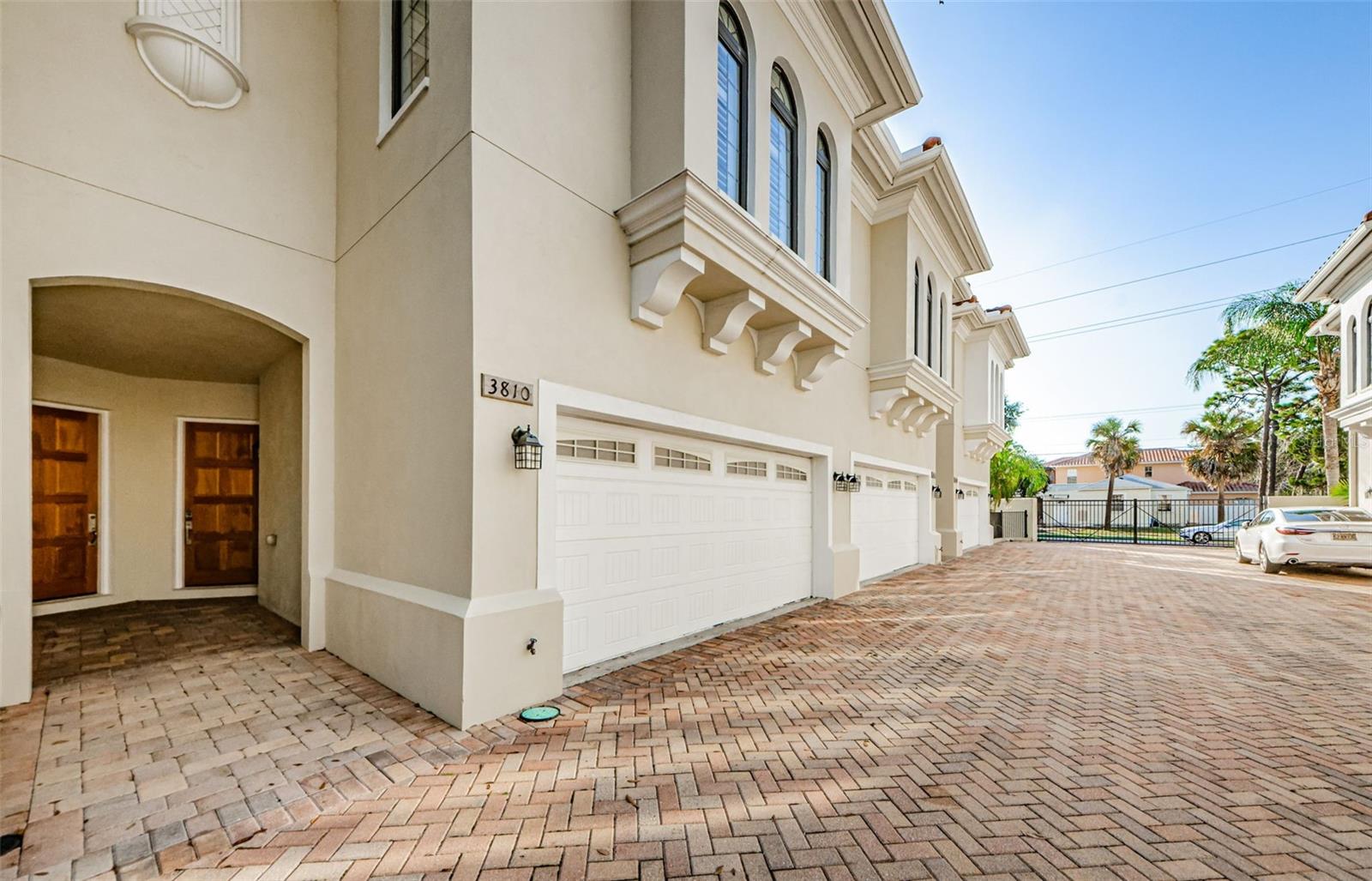 3810 VILLAS DEL SOL COURT