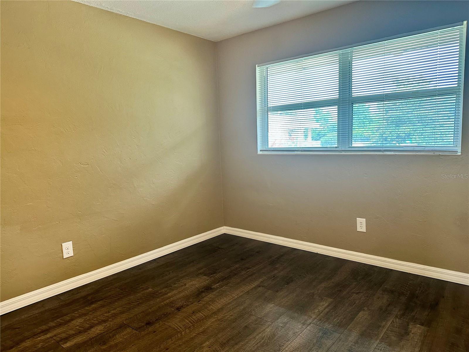 RIVER-GOLF TWNHS - Residential Lease