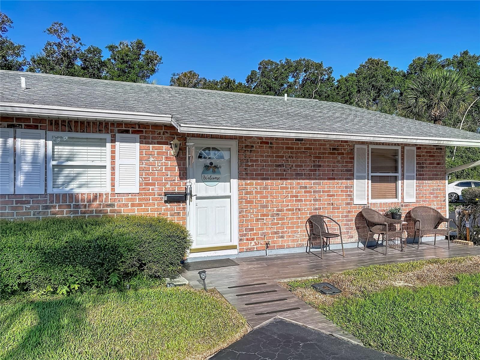 1 FAIRWAY COURT