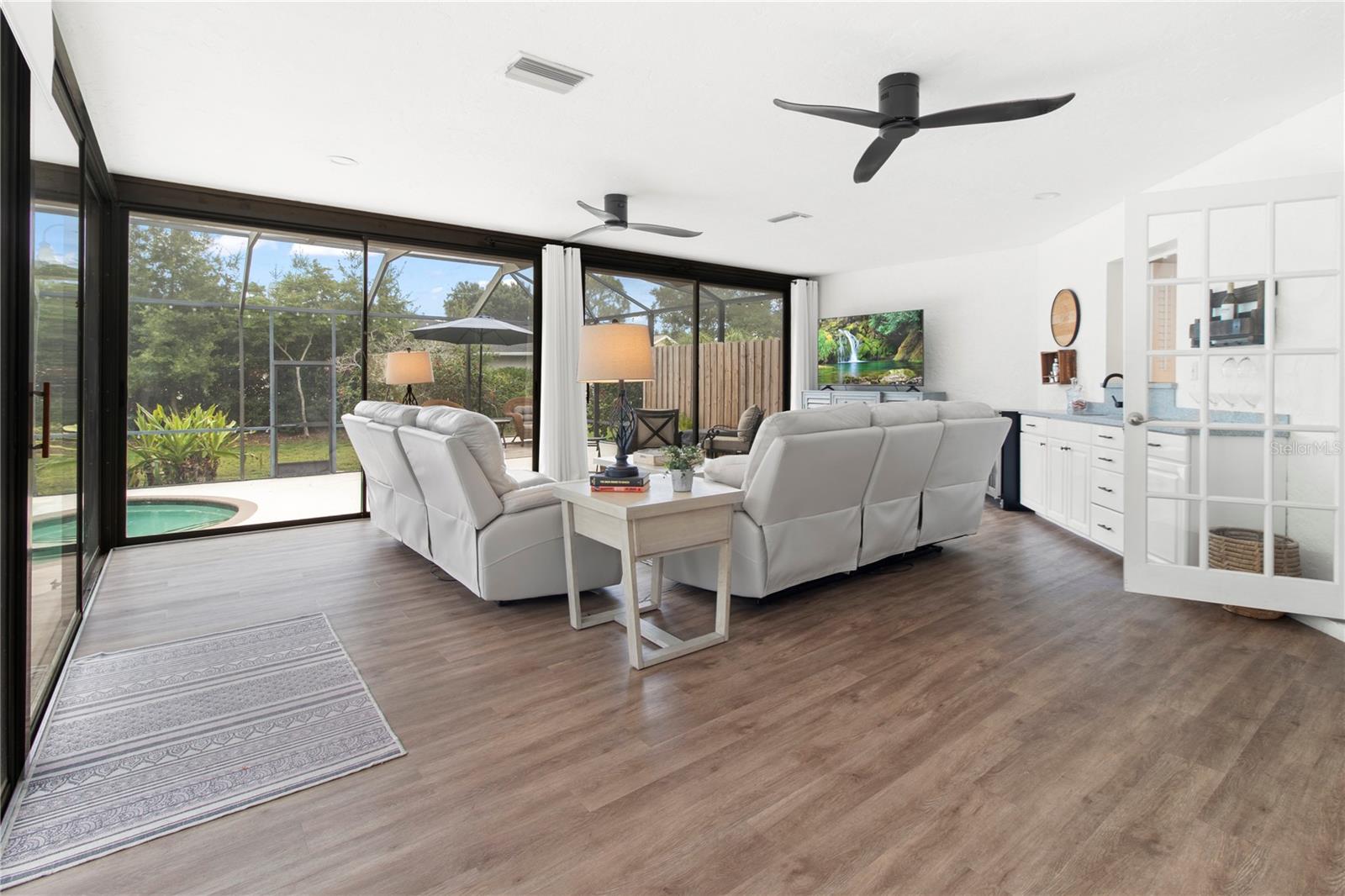 1279 CORNISH COURT