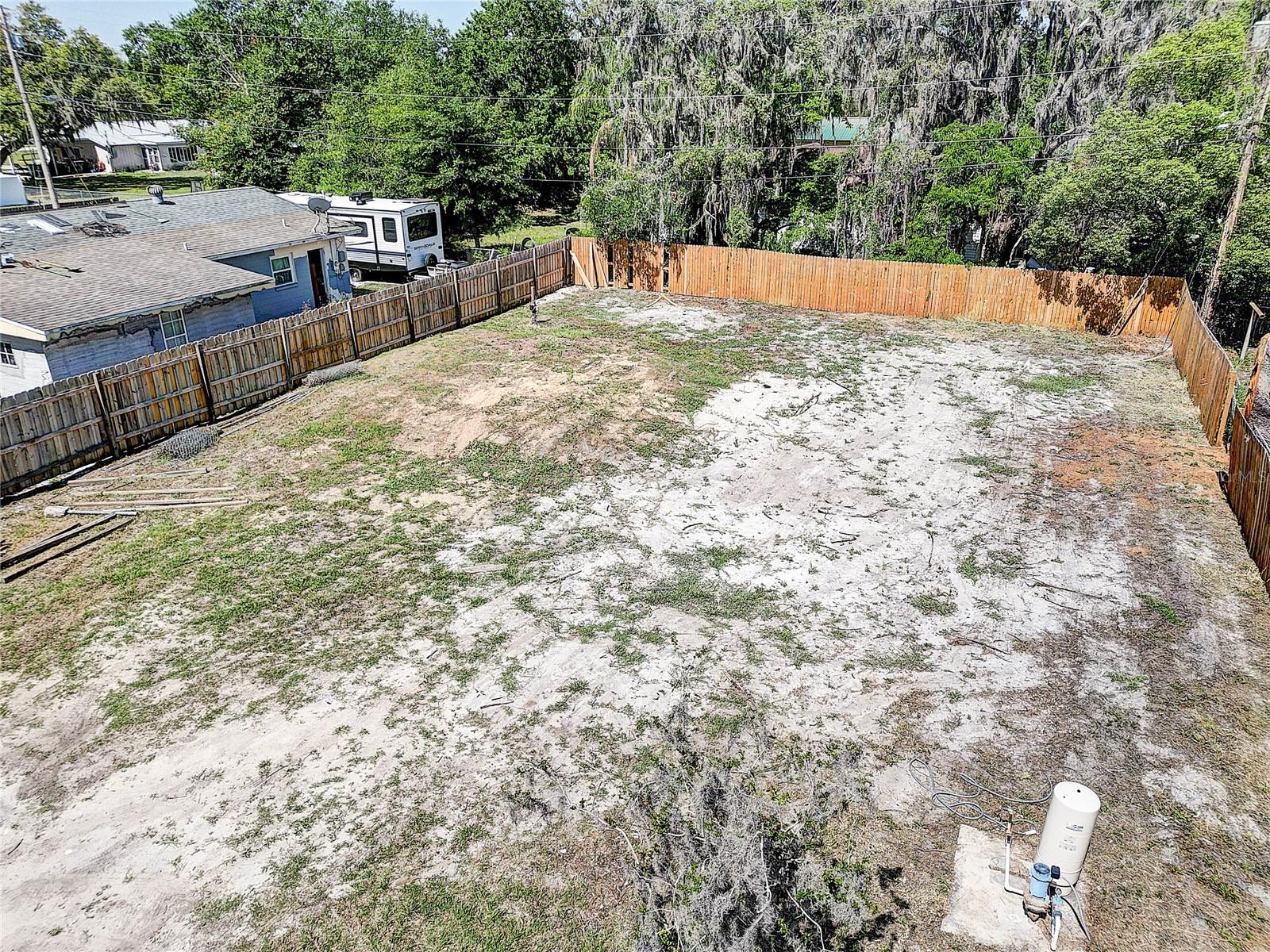 1119 W OAK DRIVE