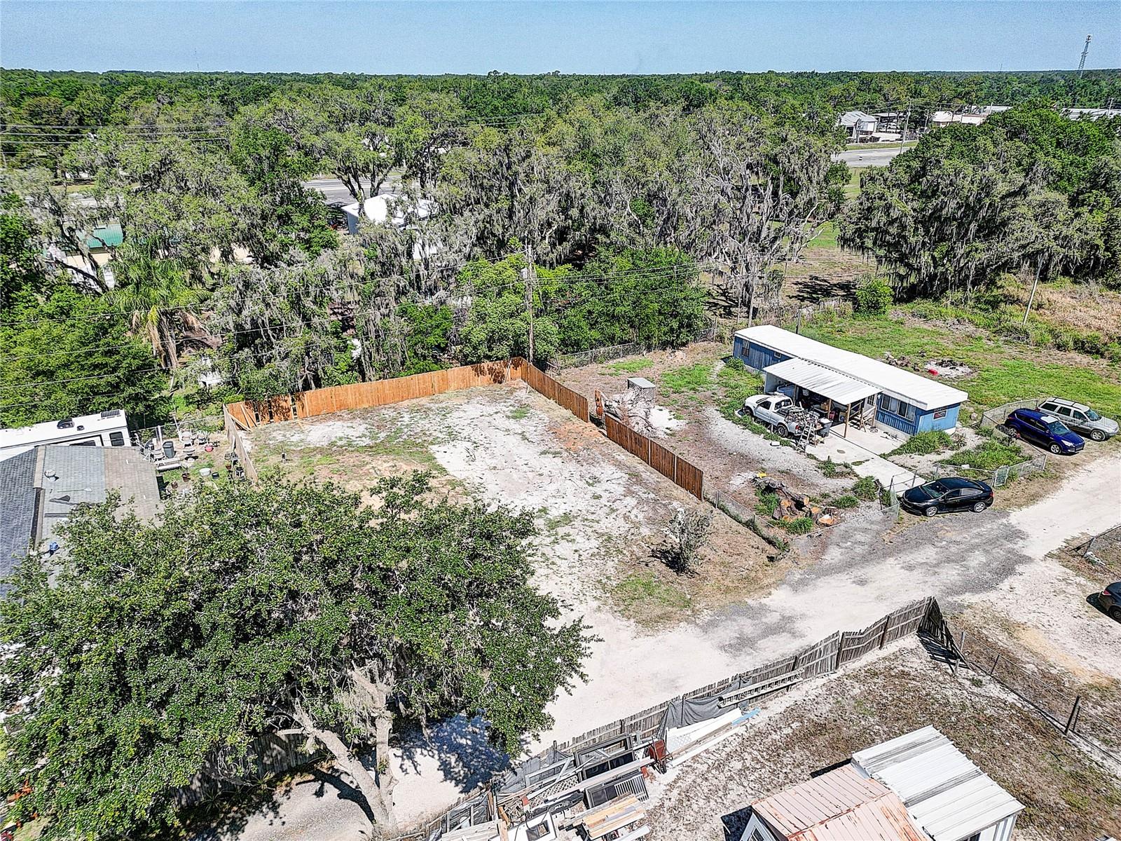1119 W OAK DRIVE